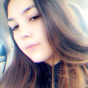 Meet your Posher, Briana